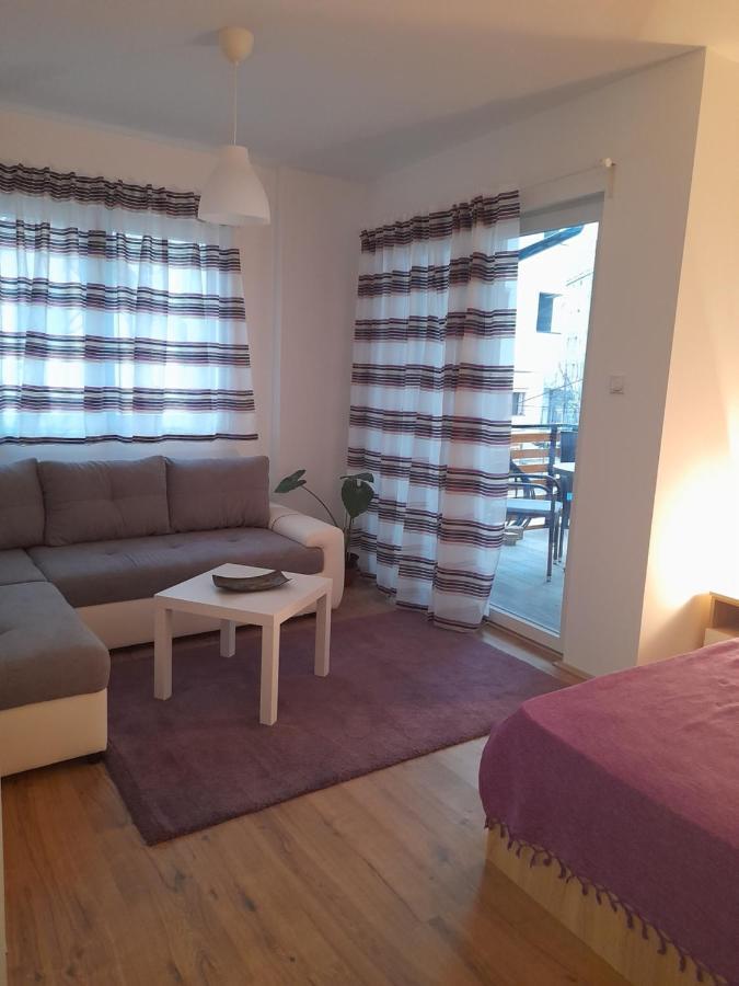 Ni V & V Studio Apartments מראה חיצוני תמונה