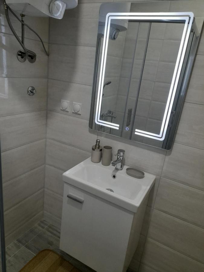 Ni V & V Studio Apartments מראה חיצוני תמונה