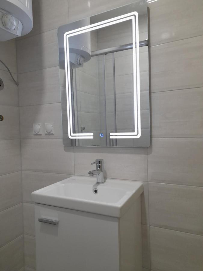 Ni V & V Studio Apartments מראה חיצוני תמונה
