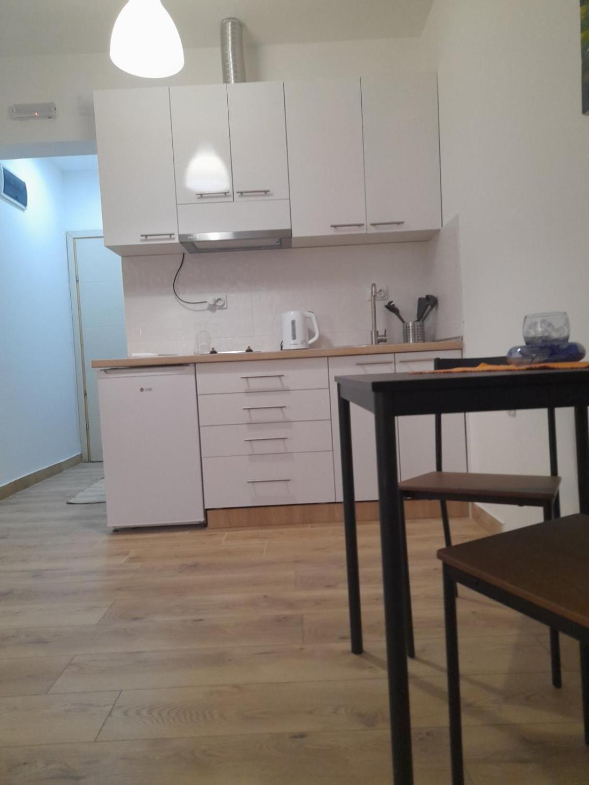Ni V & V Studio Apartments מראה חיצוני תמונה