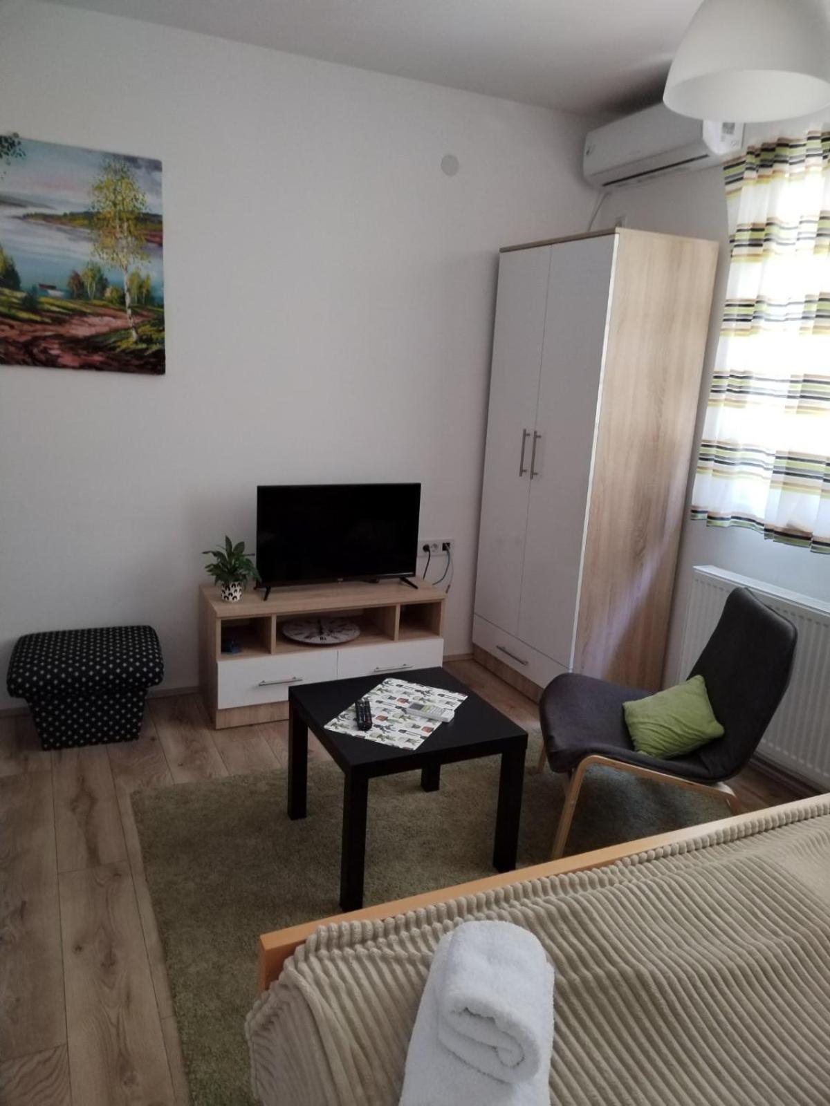 Ni V & V Studio Apartments מראה חיצוני תמונה